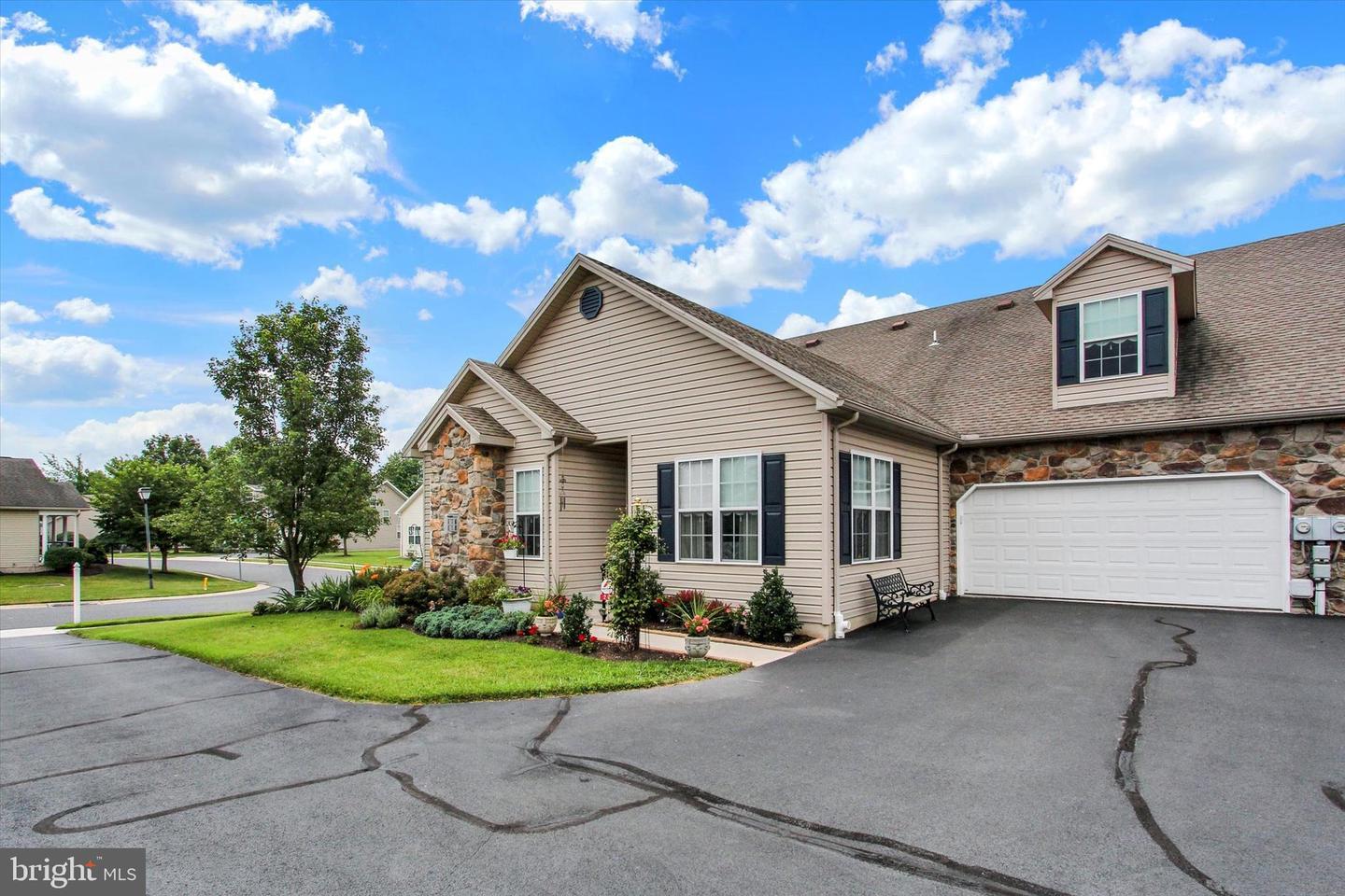 Property Photo: 29 Ivy Lane PA 17325