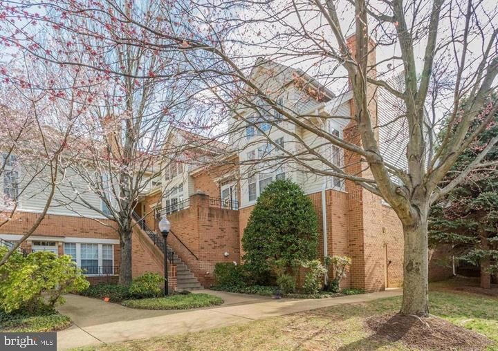 Property Photo: 7027 Haycock Road 506 VA 22043