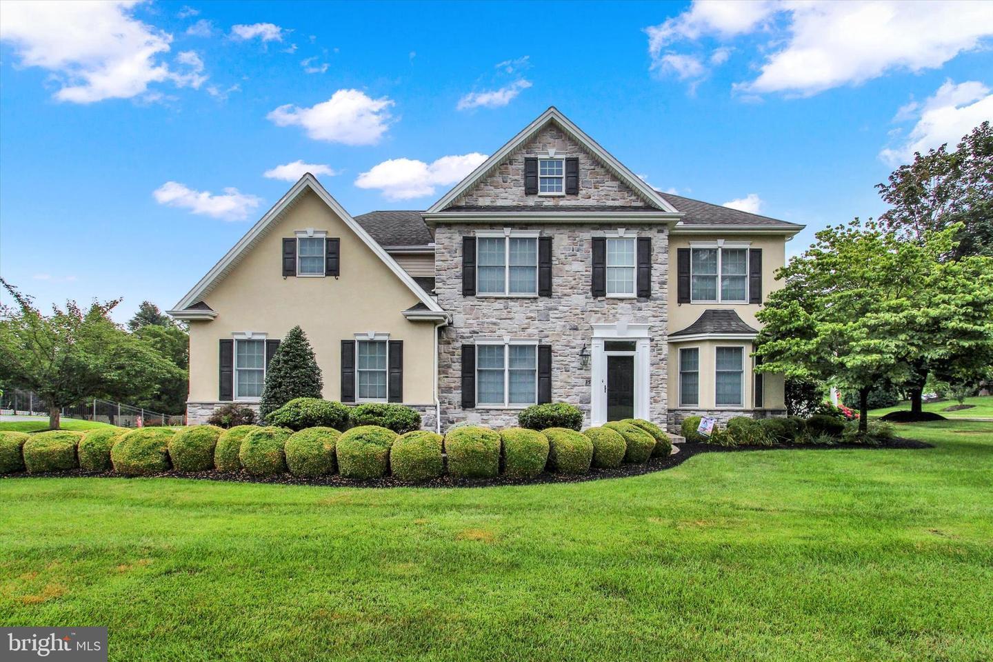 35 Emlyn Lane  Mechanicsburg PA 17055 photo