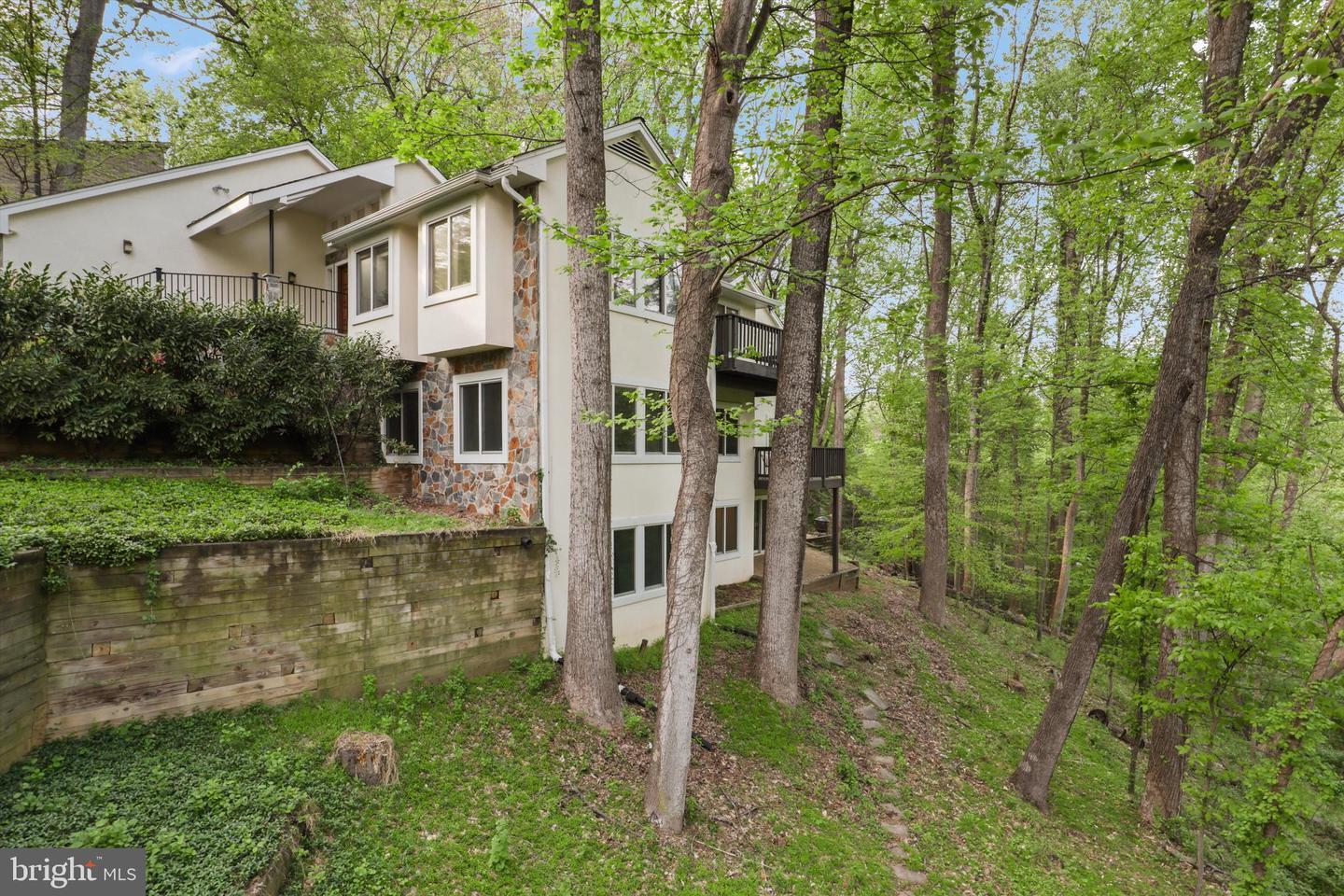 Property Photo:  8501 River Rock Terrace  MD 20817 