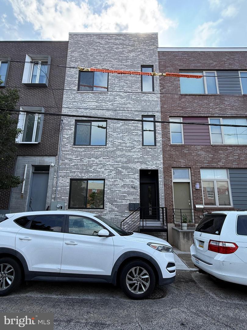 Property Photo: 941 N 6th Street 2 PA 19123