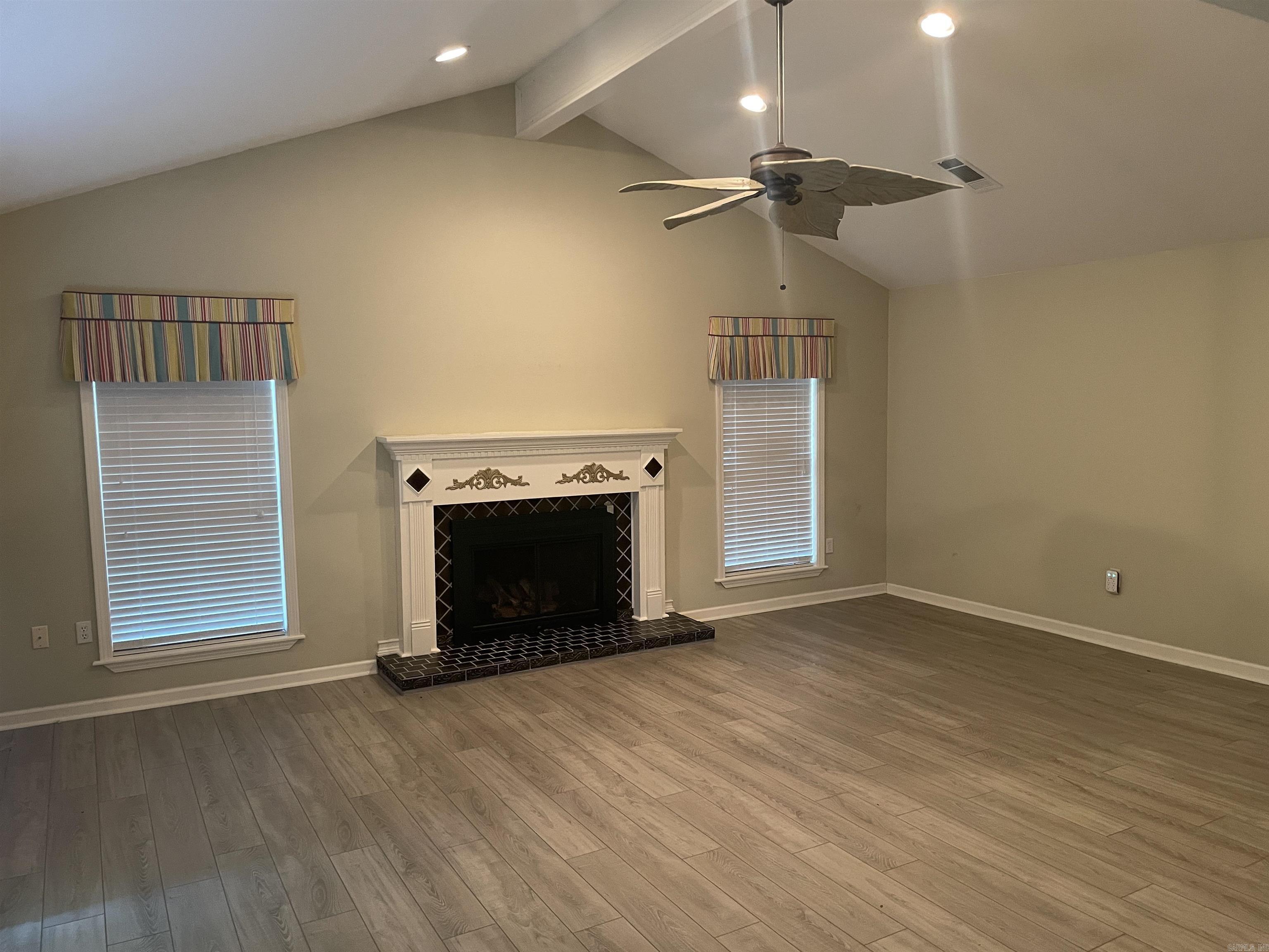 Property Photo: 889 Heather Circle AR 72034