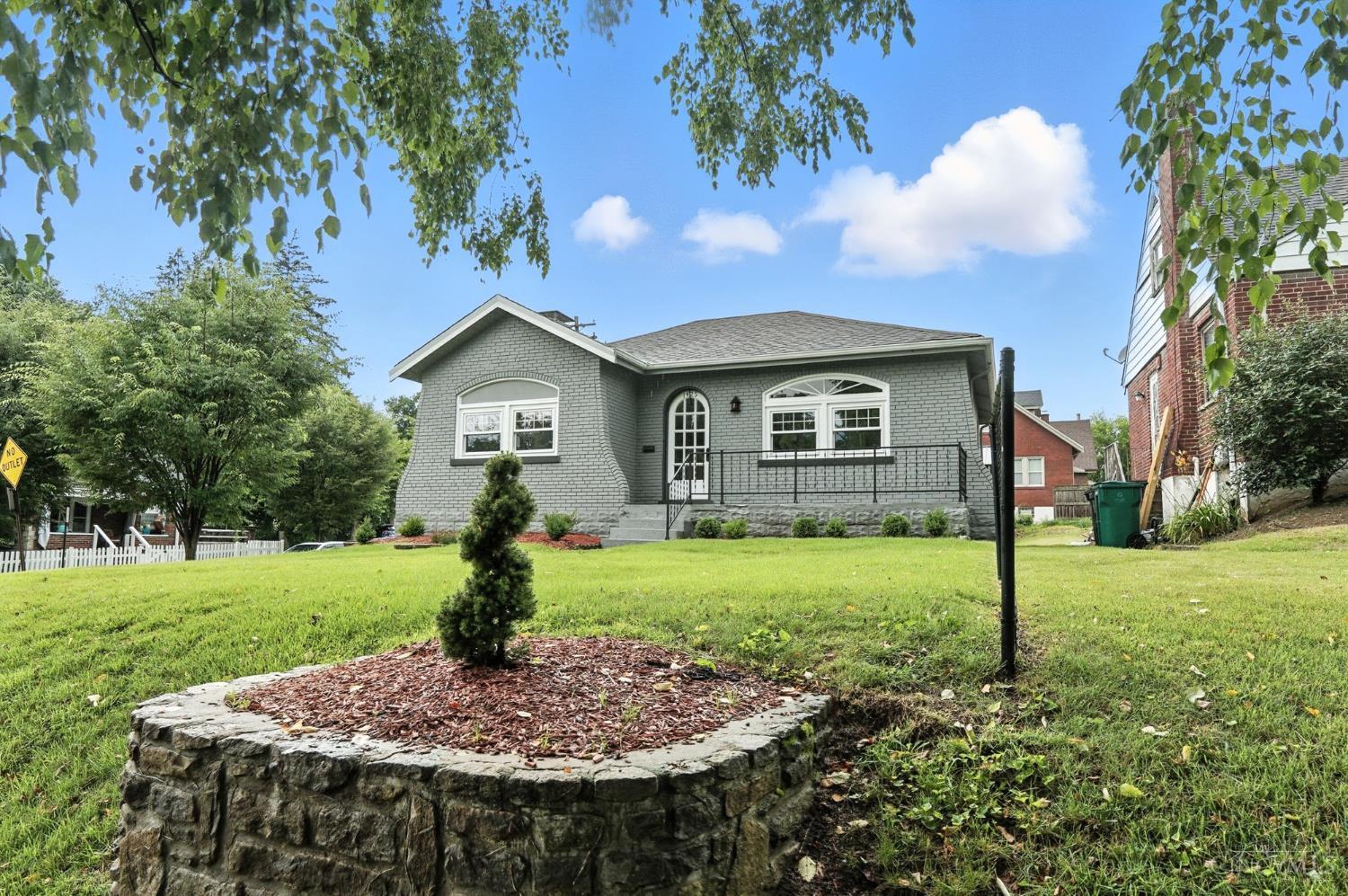 Property Photo: 1425 Covedale Avenue OH 45238