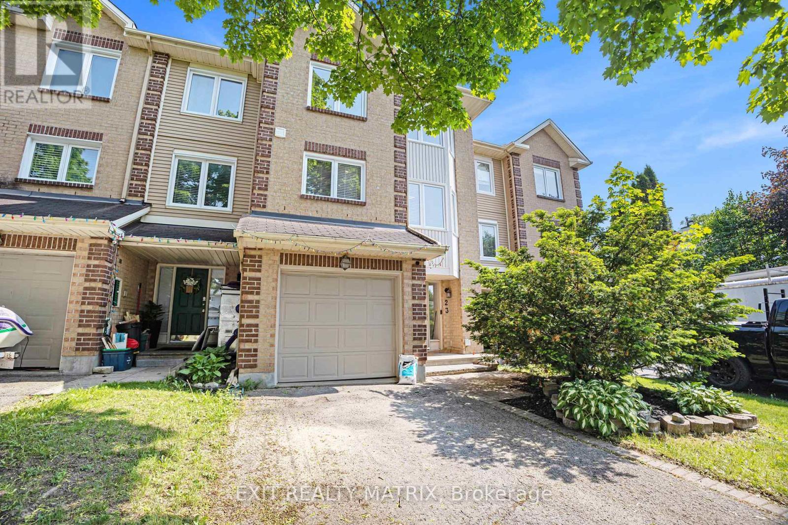 Photo de la propriété:  23 Weybridge Drive  ON K2J 4A1 