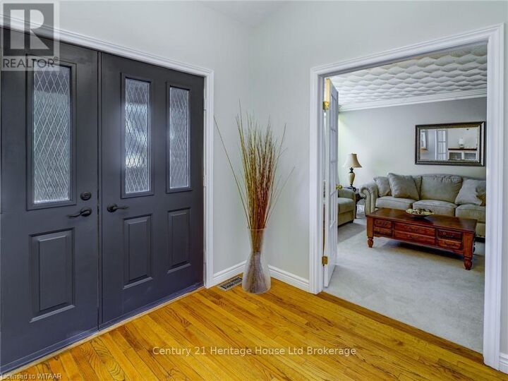 Property Photo: 10 Blackfoot Place ON N4T 1E2
