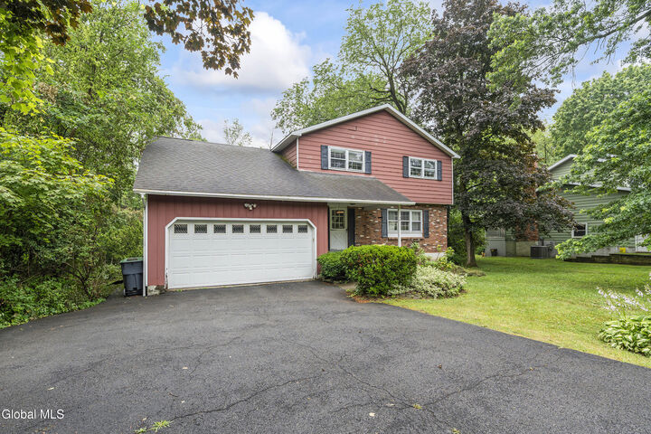 Property Photo:  1148 Rosehill Boulevard  NY 12309 