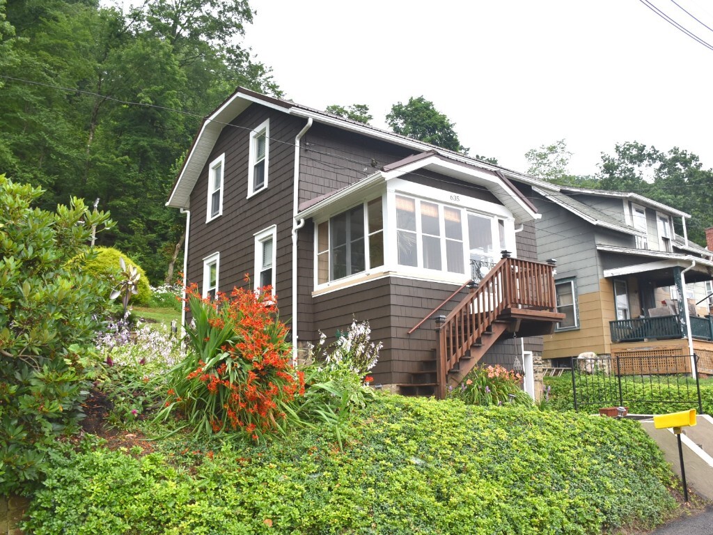 Property Photo:  635 Egbert Avenue  PA 16323 