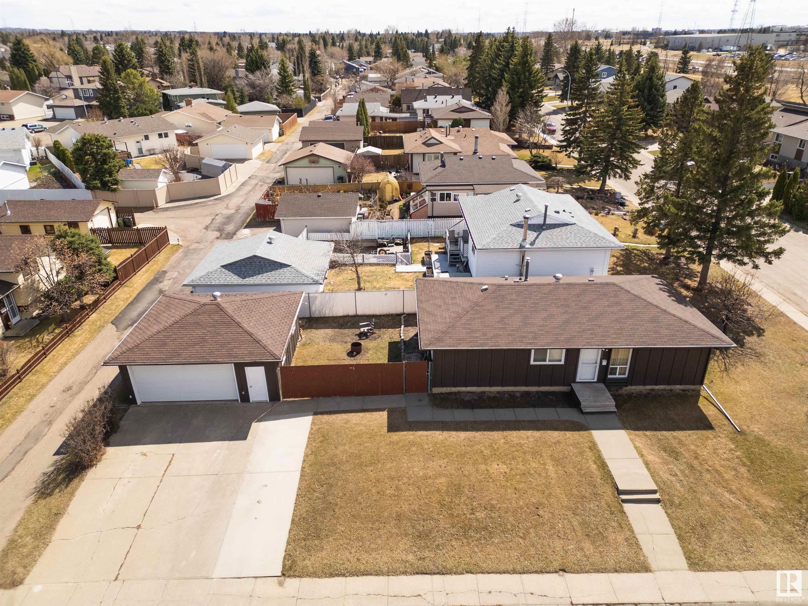 Property Photo: 2667 89 Street NW AB T6K 2Y9