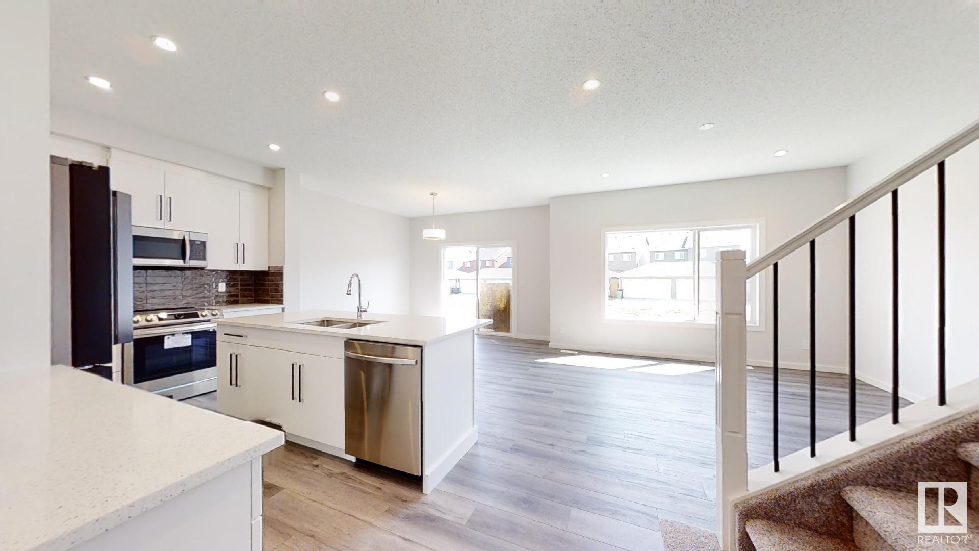 Property Photo:  3519 6 Street NW  AB T6T 2L5 