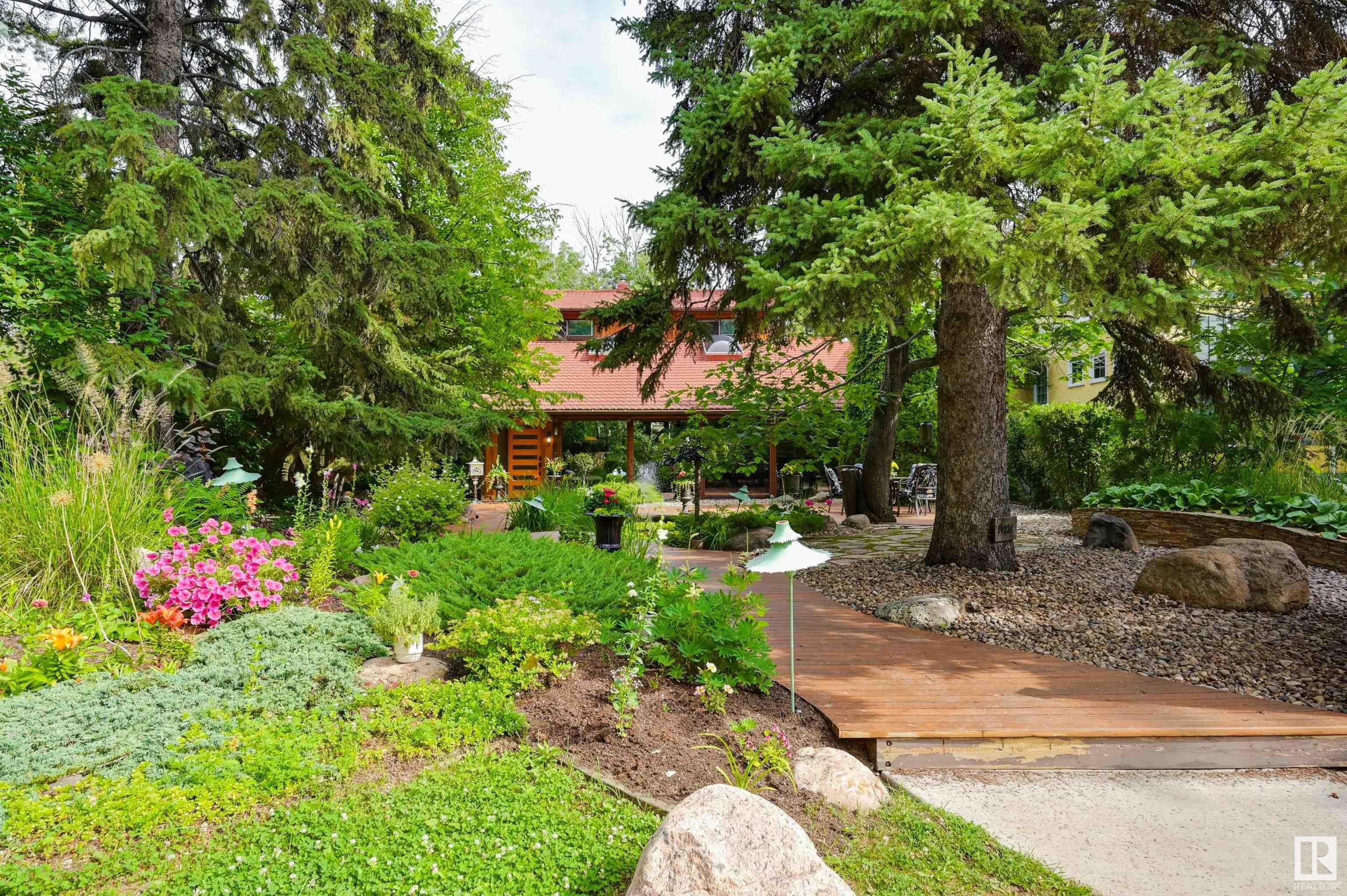 Property Photo:  14228 Ravine Drive NW  AB T5N 3M2 