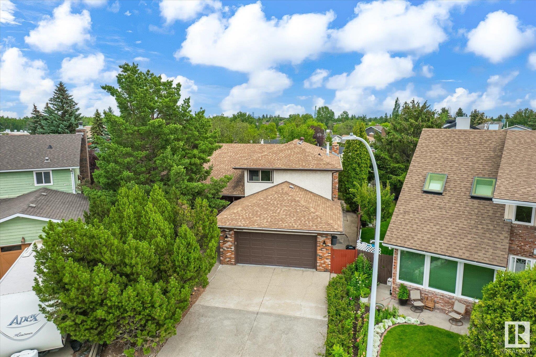 Property Photo: 17524 55 Avenue NW AB T6M 1G6