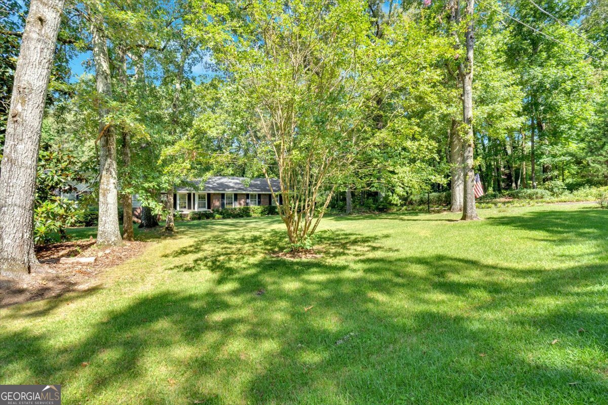 Property Photo:  217 Cherokee Circle  GA 30125 