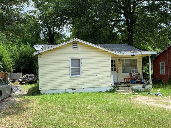 Property Photo: 1806 21st Court AL 36867