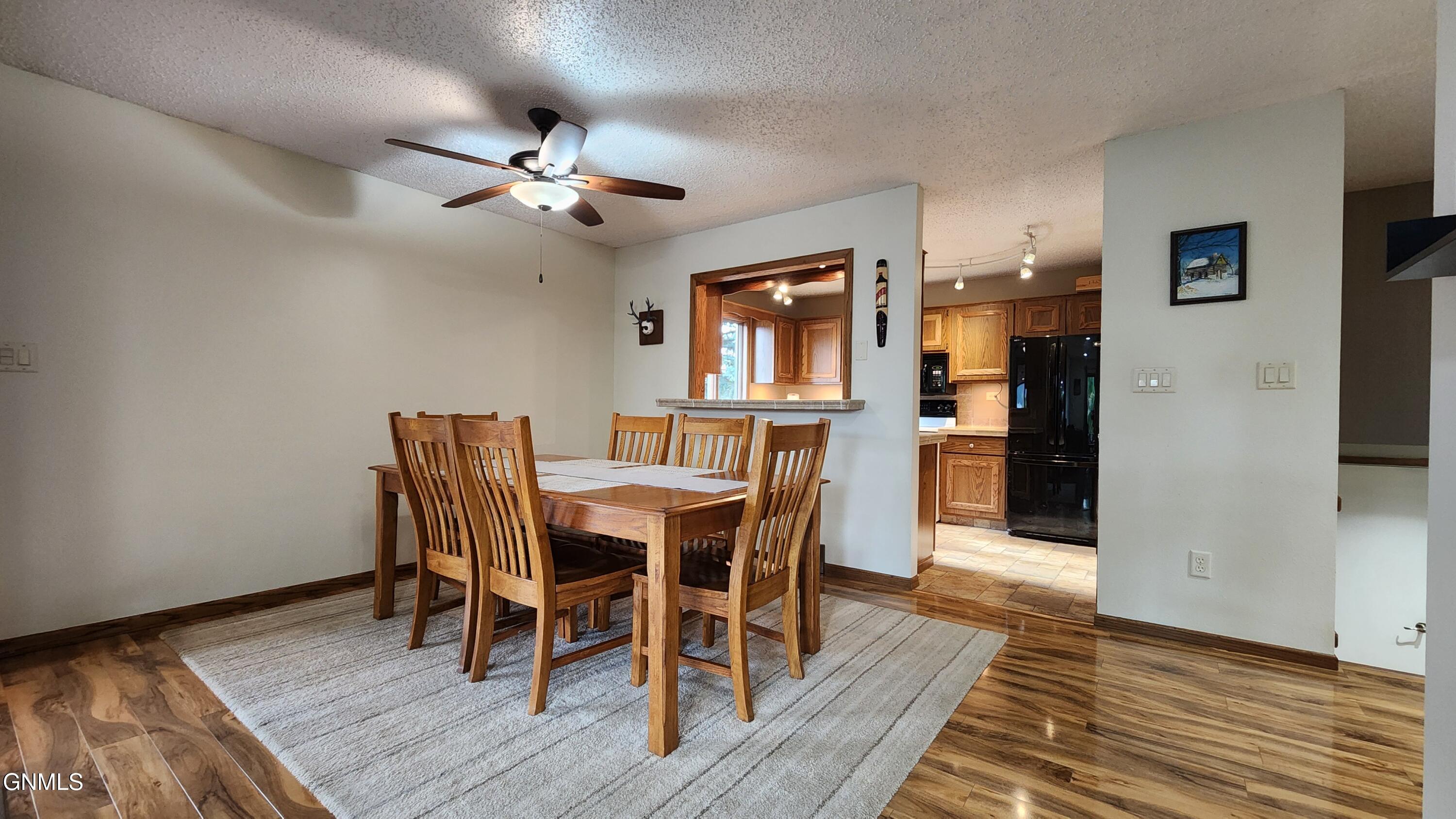 Property Photo: 2903 Vancouver Lane ND 58503