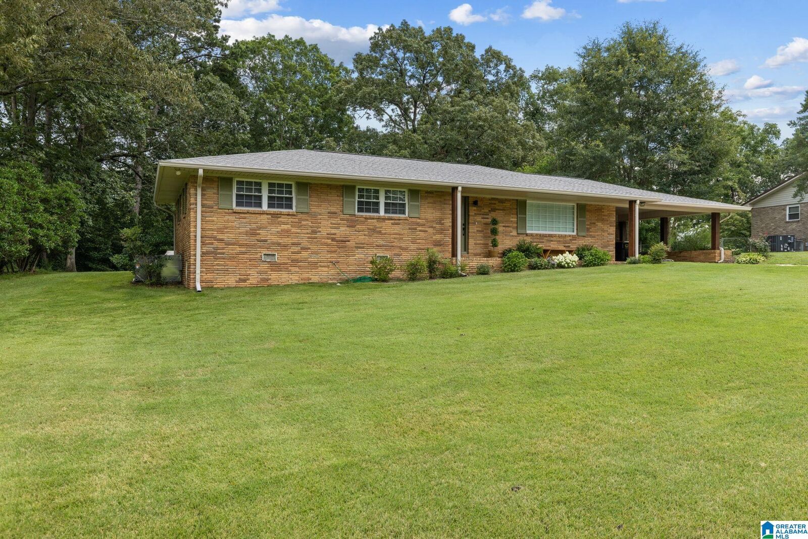 Property Photo: 1020 NE Larkwood Drive AL 35055