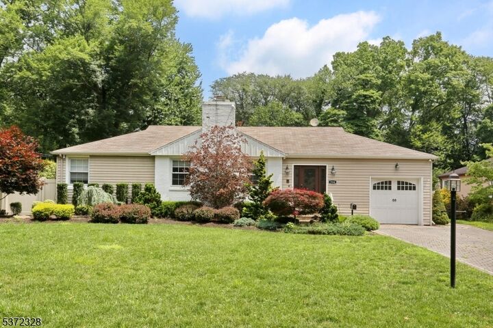 324 Calvin Ct  Wyckoff Twp. NJ 07481 photo
