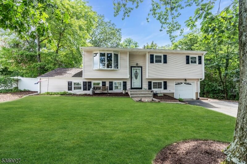 Property Photo:  51 Bradford Rd  NJ 08816 