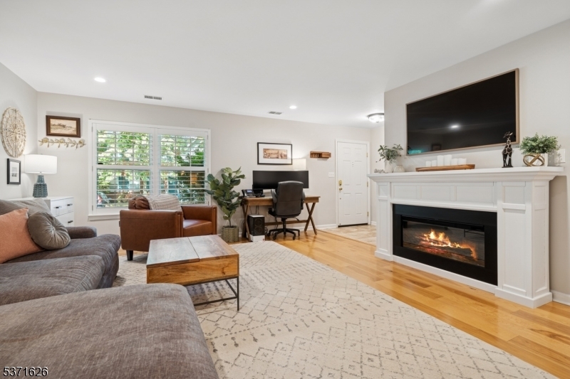 Property Photo: 2177 Kent Ct NJ 07430