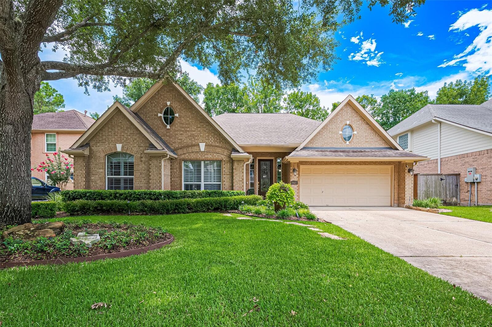 Property Photo:  9427 Fern Wood Forest  TX 77040 