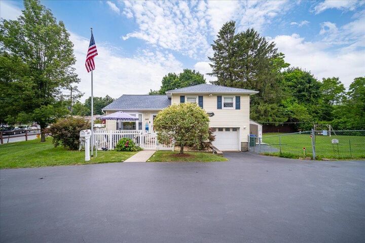 Property Photo:  545 Gidney Avenue  NY 12550 