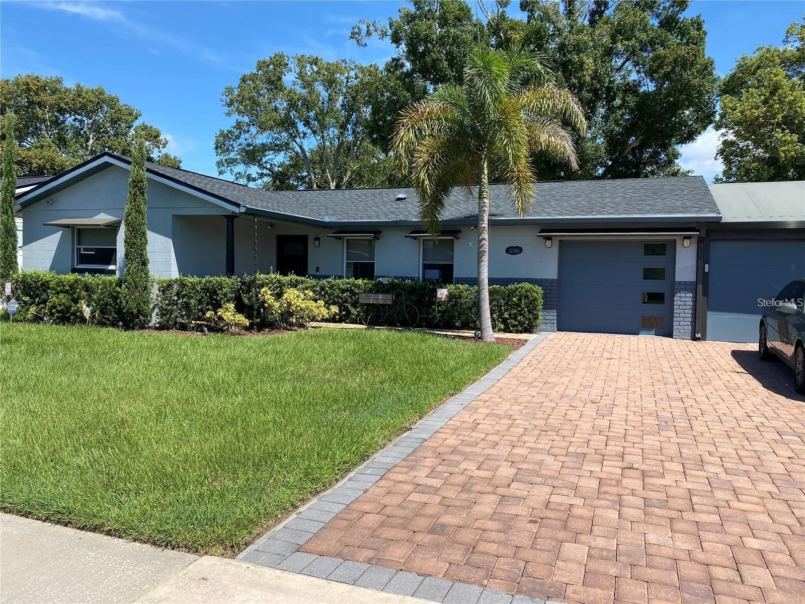 Property Photo: 2046 Valencia Circle B FL 34741