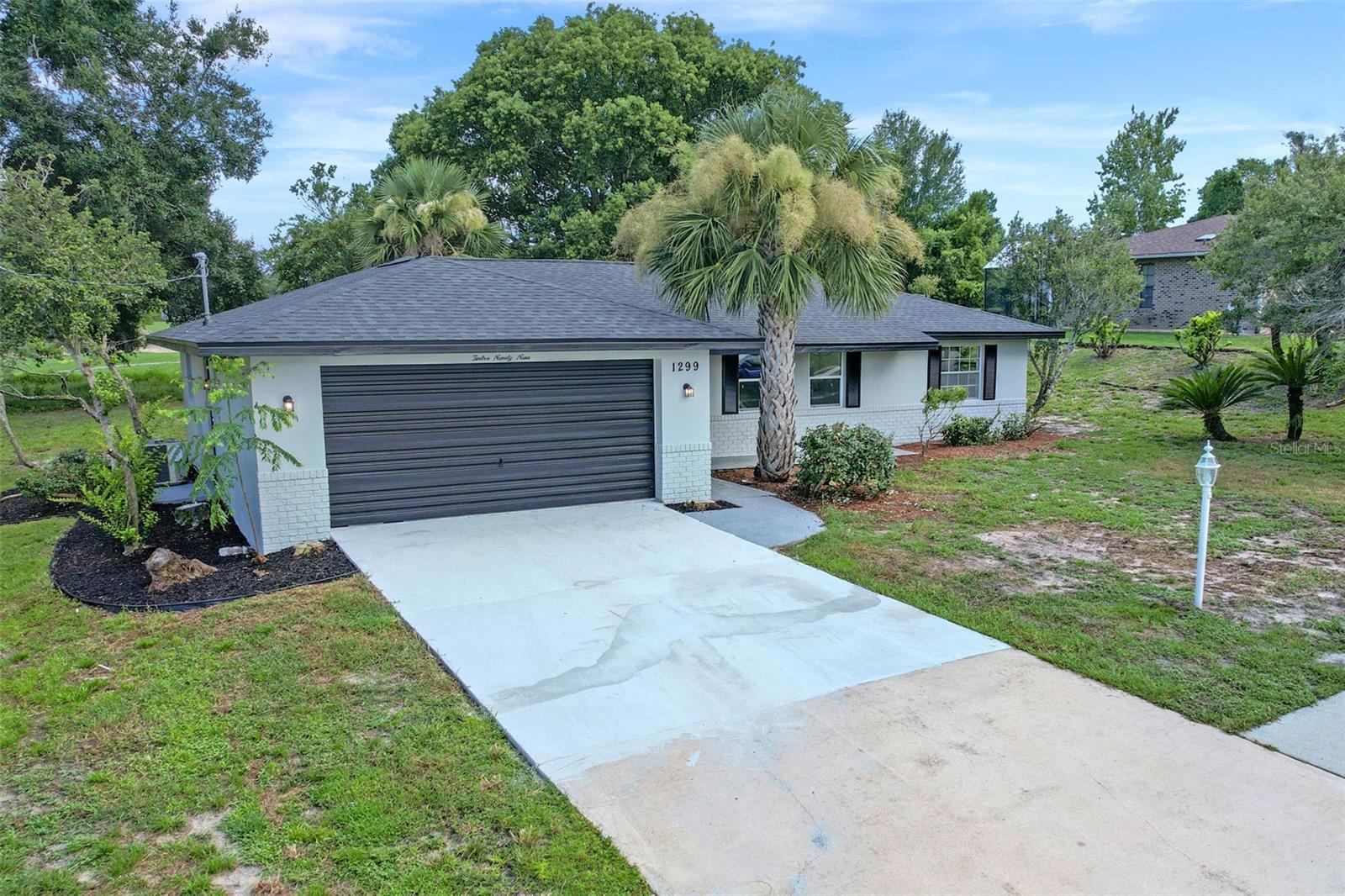 Property Photo: 1299 N Old Mill Drive FL 32725