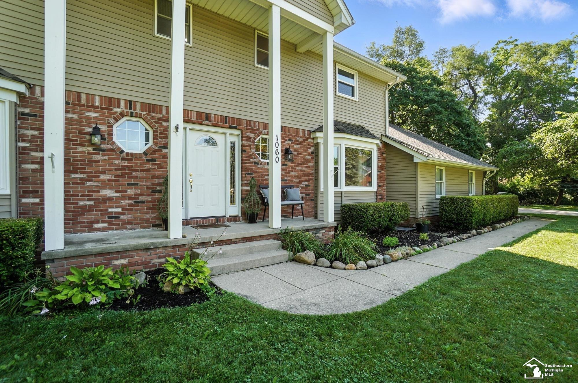 Property Photo:  1060 Hollywood Drive  MI 48162 
