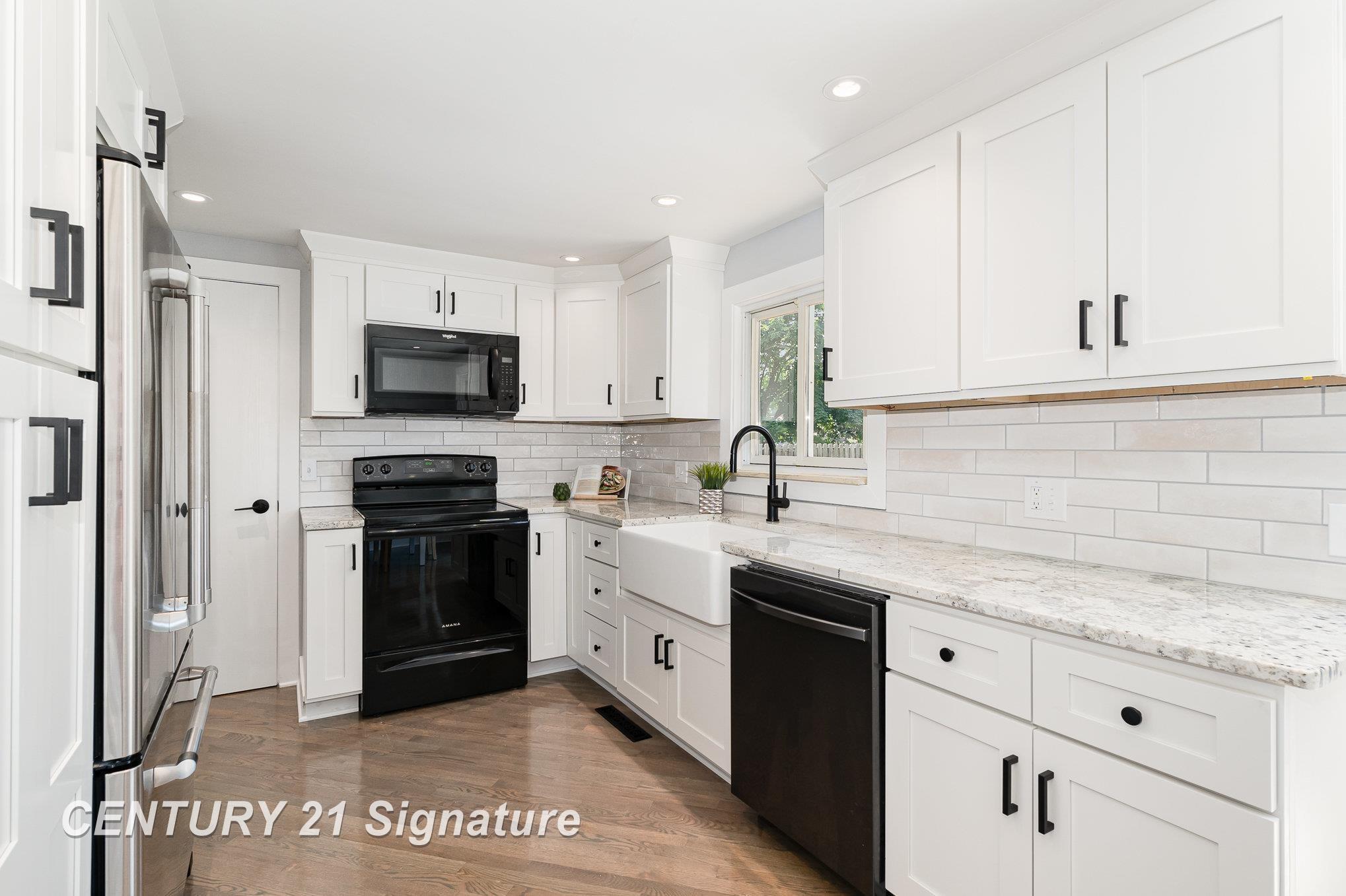 Property Photo: 225 Johnson Street MI 48623