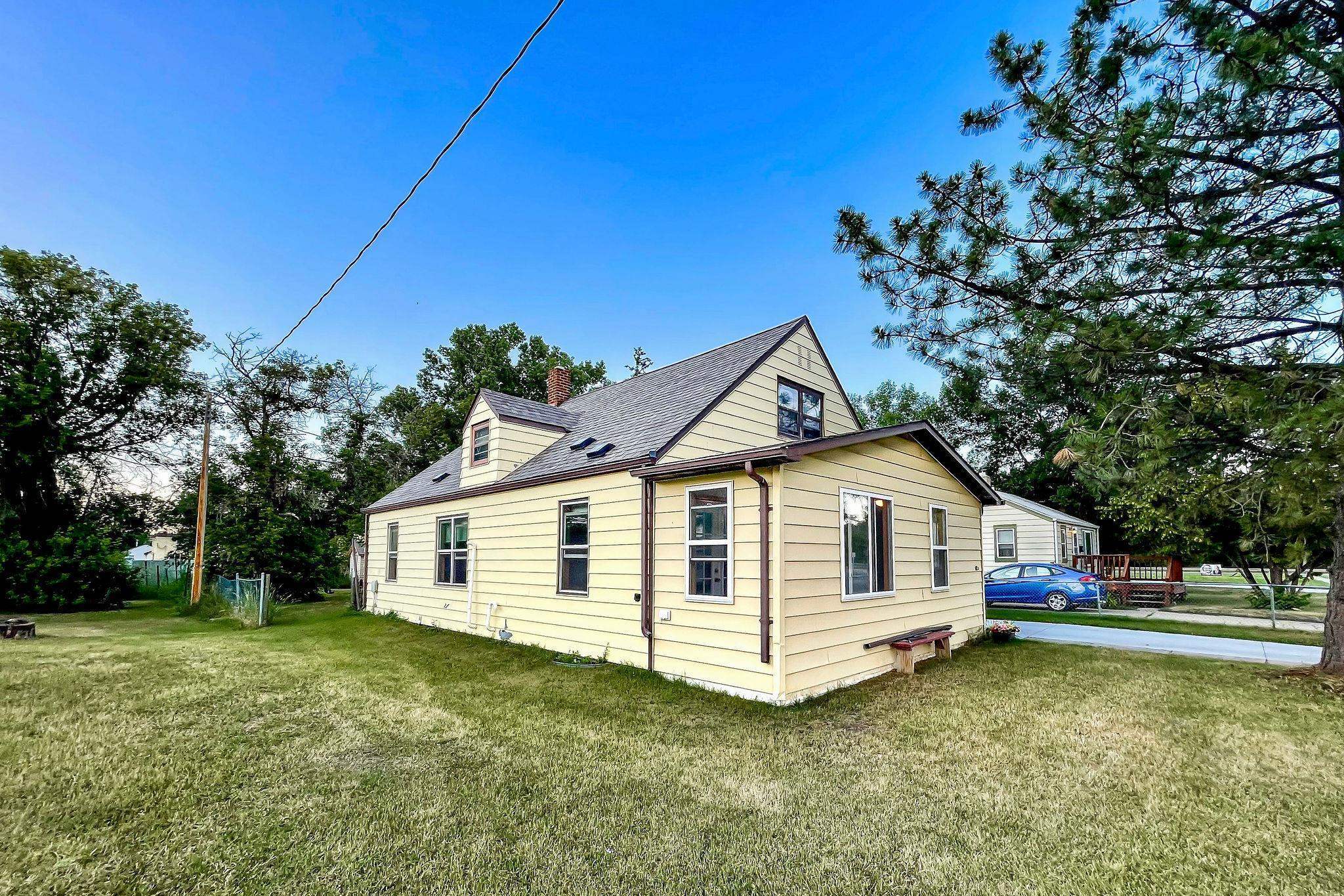 Property Photo: 1624 W Central Ave ND 58701-3409