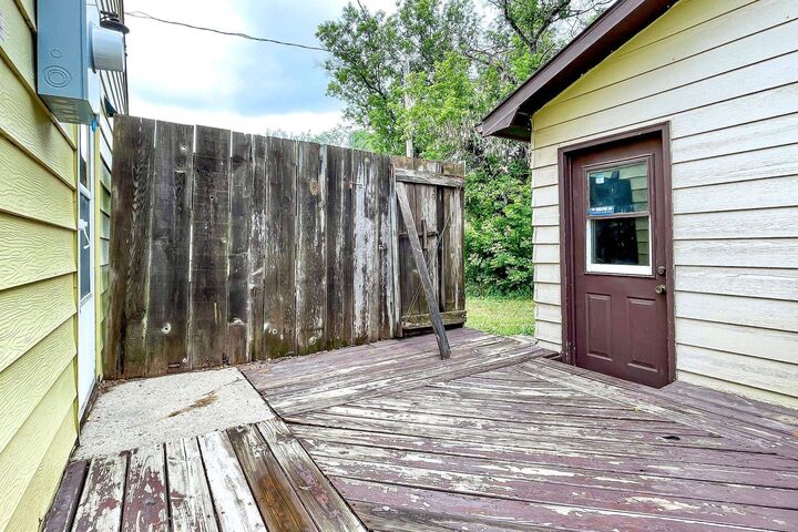 Property Photo:  1624 W Central Ave  ND 58701-3409 