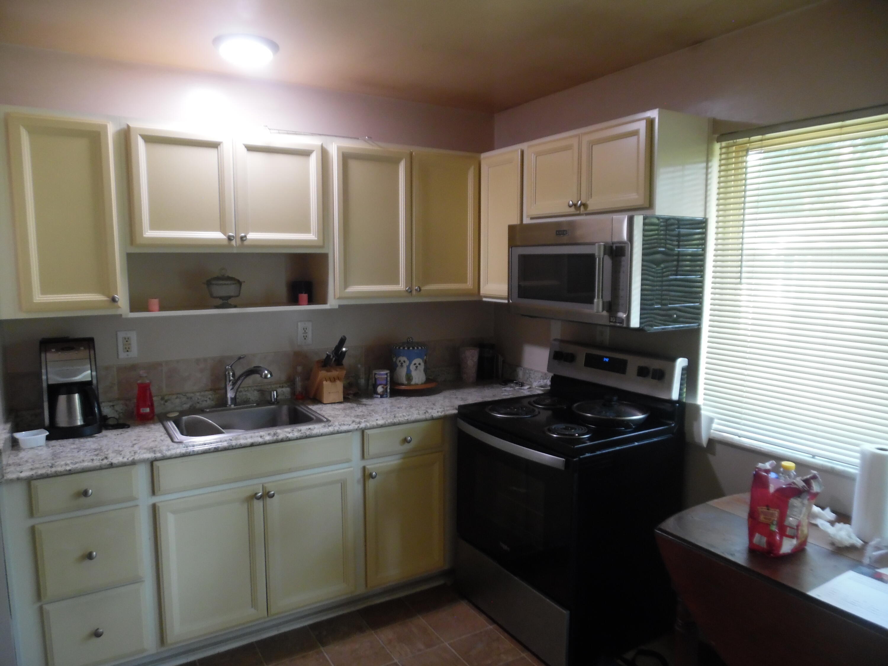 Property Photo: 2525-2529 W Argyle St. Street MI 49202