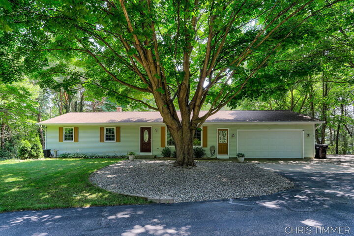 Property Photo: 15528 James Street MI 49424