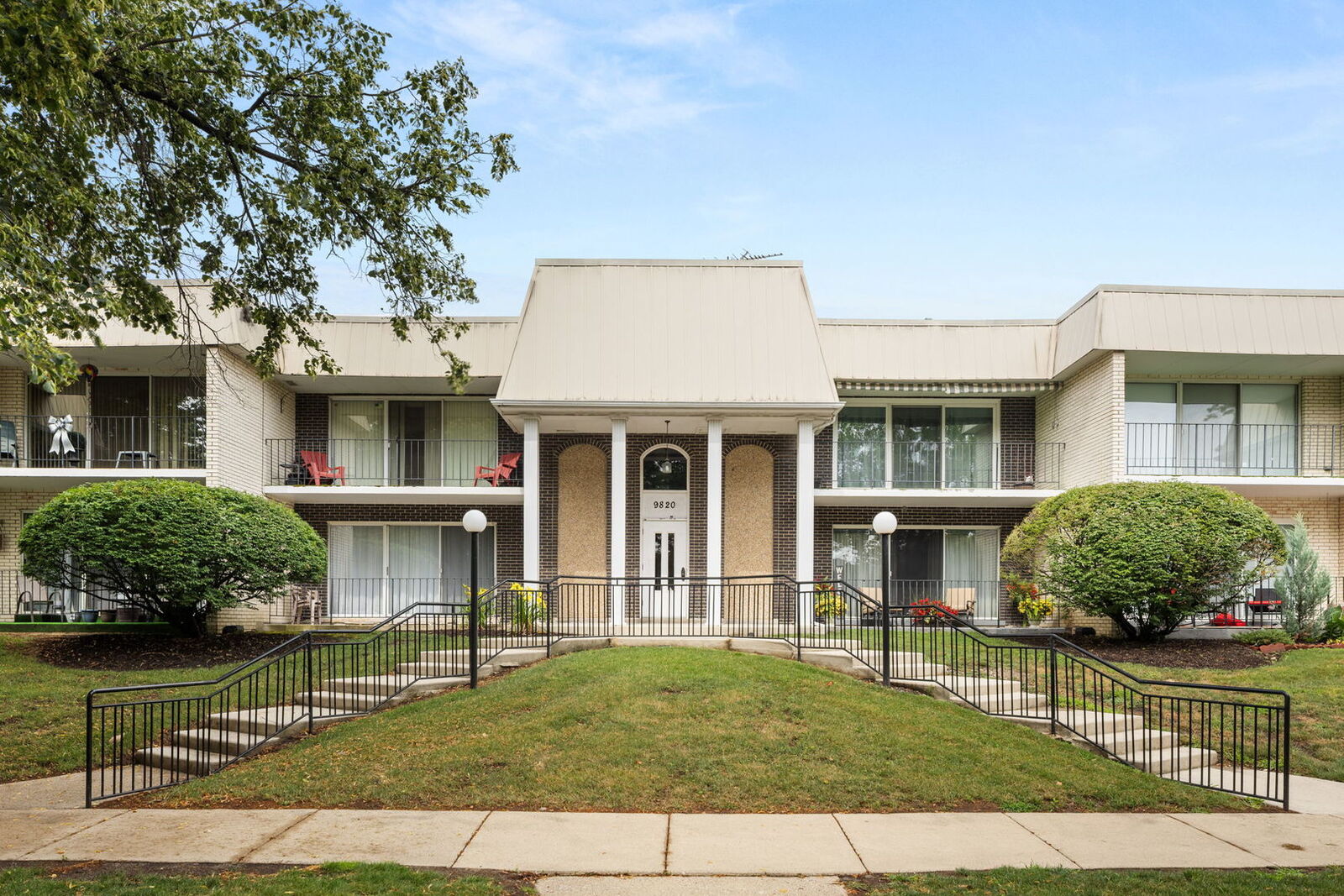 Property Photo: 9820 S Karlov Avenue D IL 60453