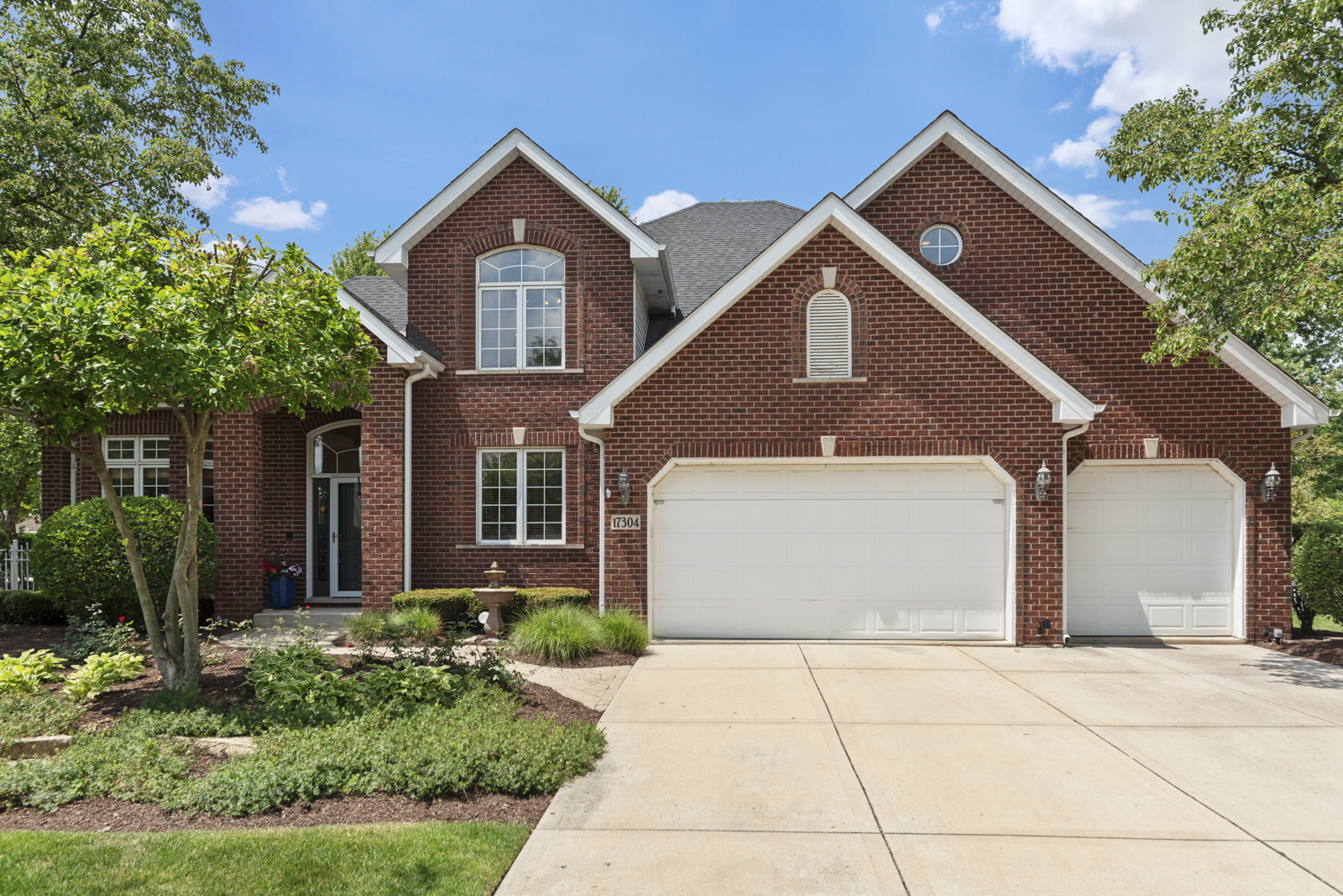 17304 Buck Drive  Orland Park IL 60467 photo