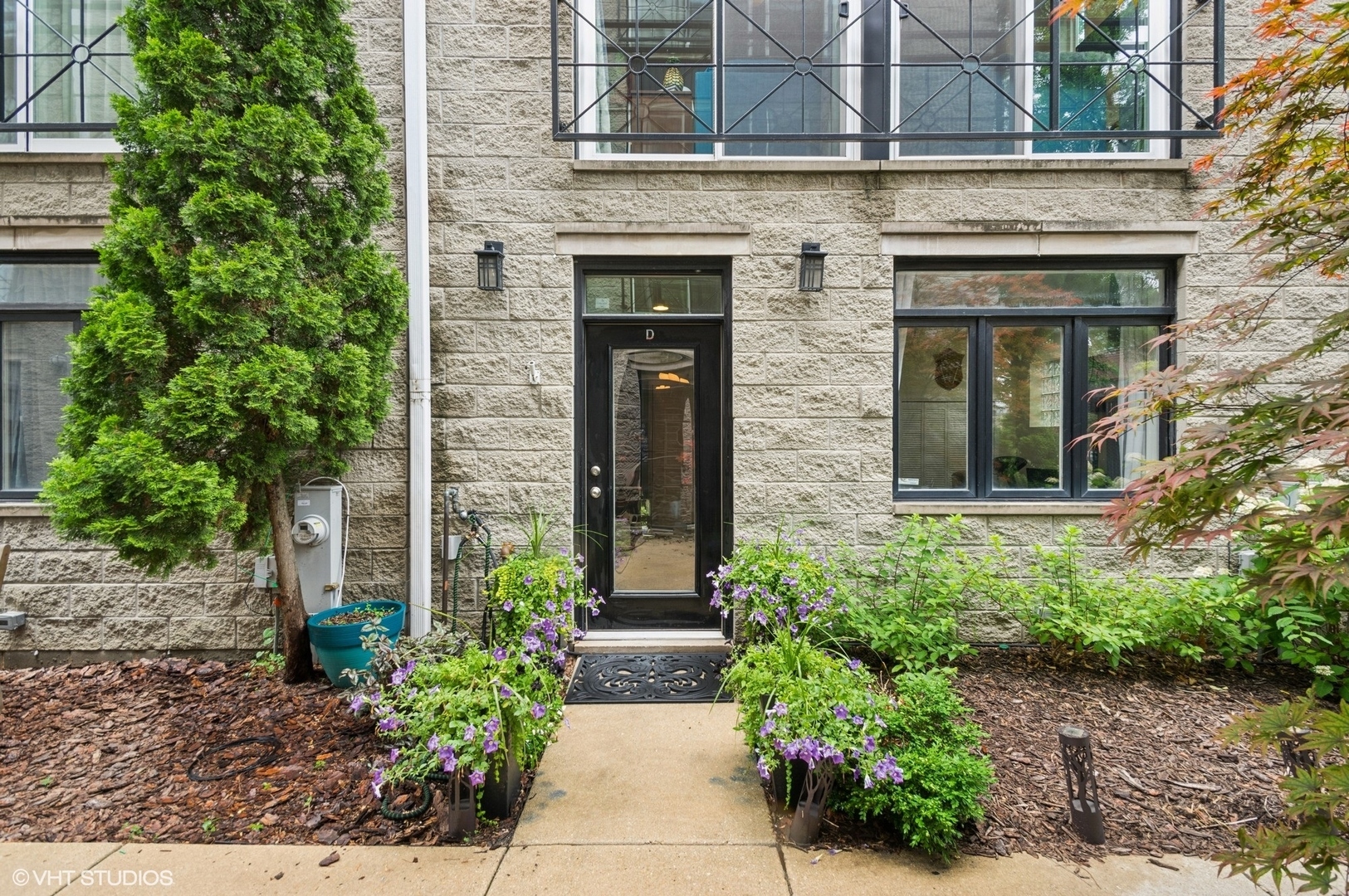 Property Photo: 530 N Wood Street D IL 60622