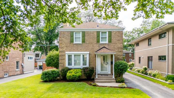 Property Photo: 616 S 10th Avenue IL 60525