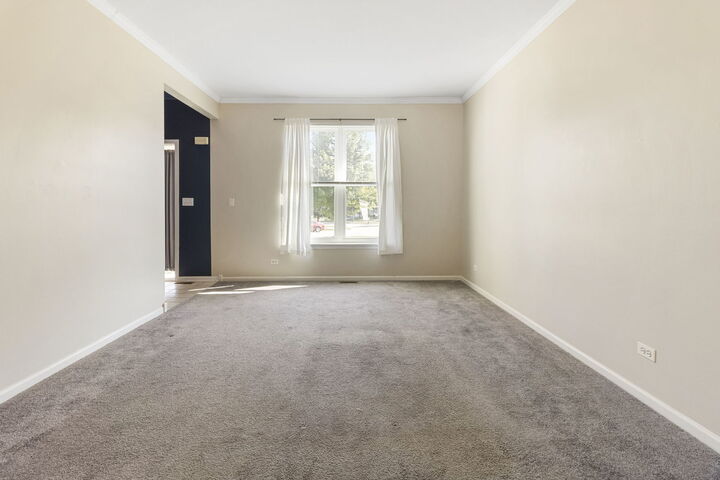 Property Photo:  106 Brookhaven Court  IL 60554 