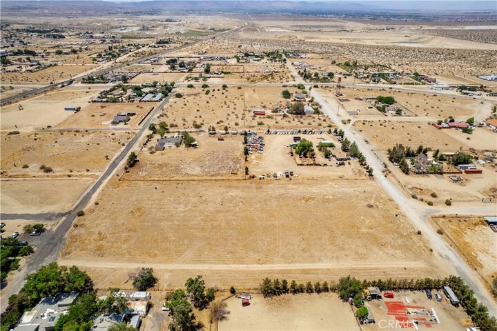 Property Photo: 8 S Dunford Avenue CA 93543