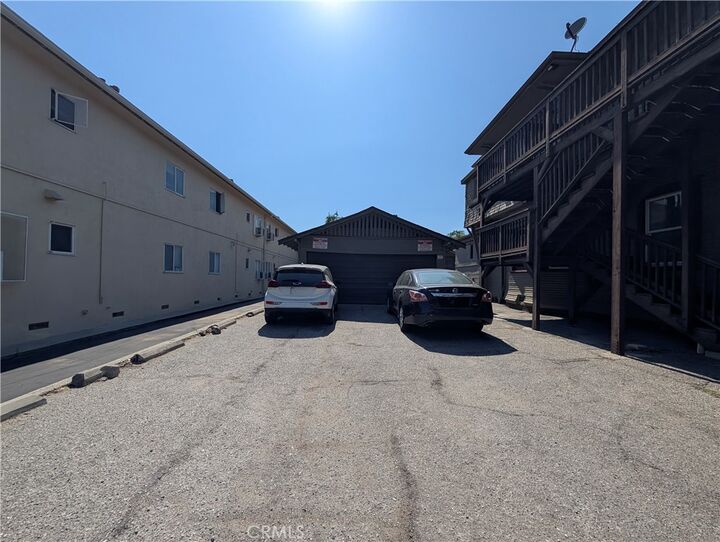 Property Photo: 325 S Los Robles Avenue CA 91101