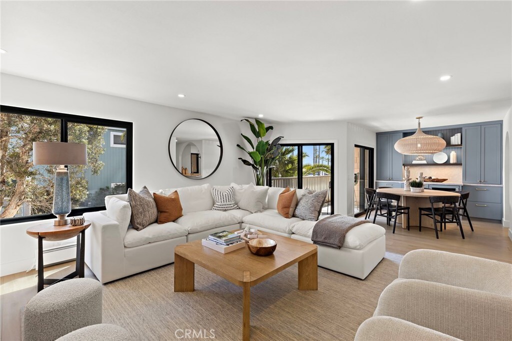 Property Photo: 600 E Oceanfront 1A CA 92661