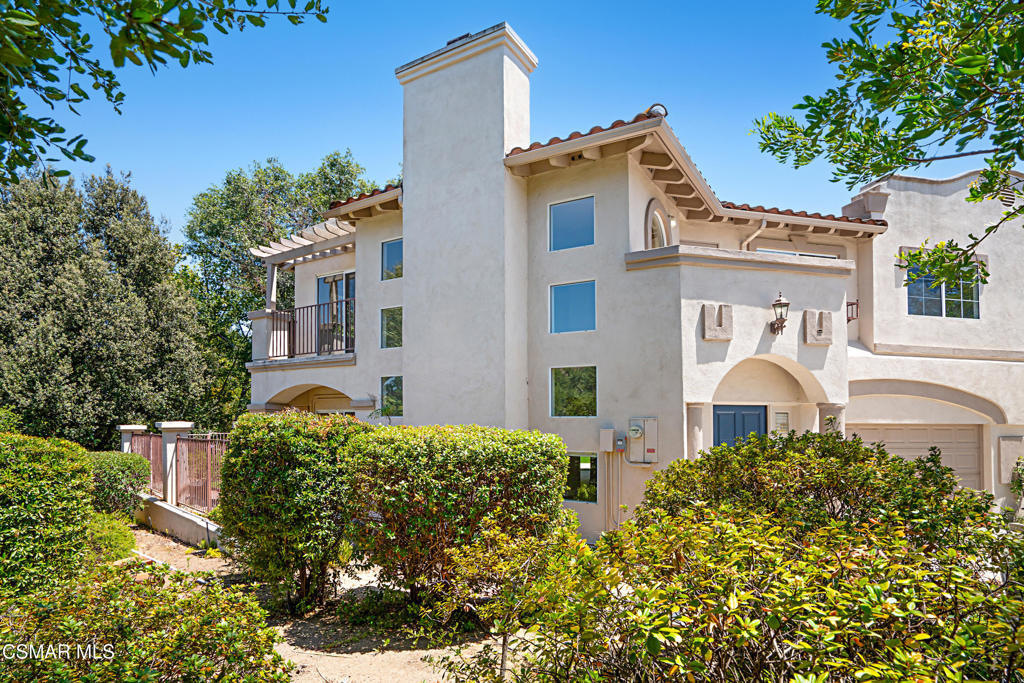 Property Photo: 1012 Pan Court CA 91320