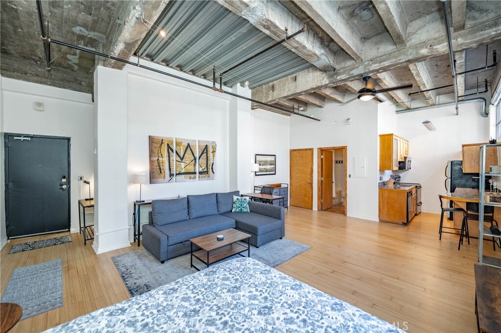 Property Photo: 312 W 5th Street 626 CA 90013