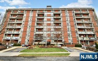 Property Photo: 4 Horizon Road G-3 NJ 07024
