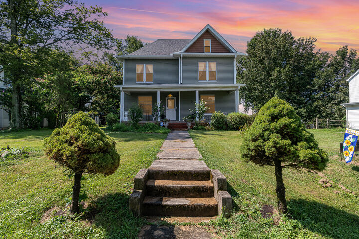 Property Photo: 239 W Seminary Street KY 40359