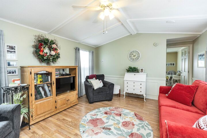 Property Photo: 69 Thistle Way NH 03109
