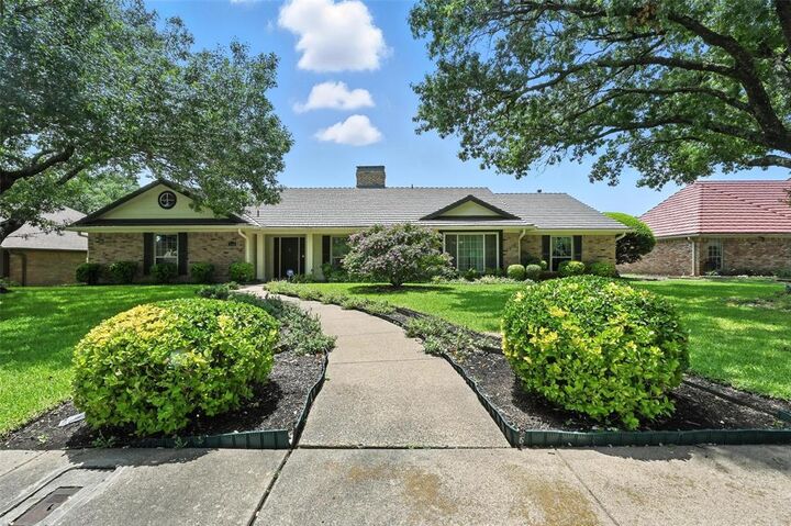Property Photo:  1110 Coventry Lane  TX 75137 