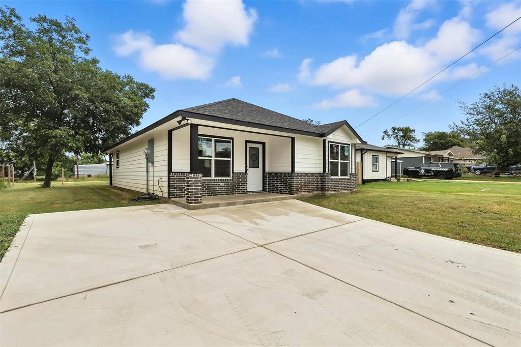 Property Photo:  508 Woodlawn Street  TX 75482 