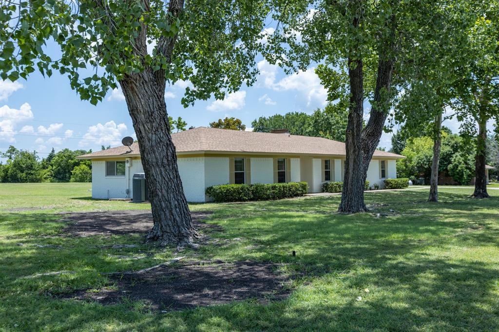 Property Photo: 21 Hillview Drive TX 75032