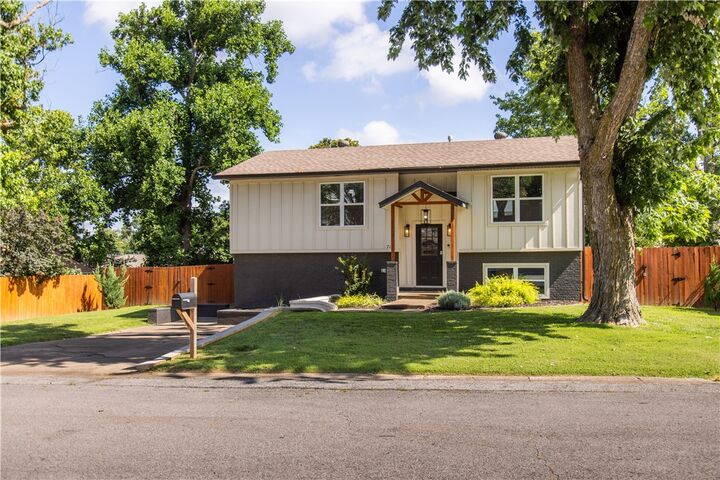 712 SW 3rd Street  Bentonville AR 72712 photo