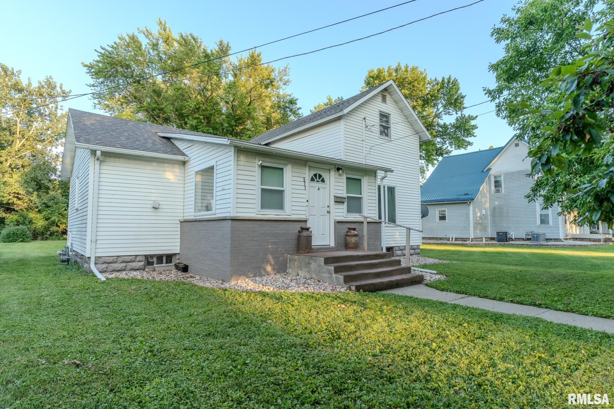 Property Photo:  511 Locust Street  IL 61277 